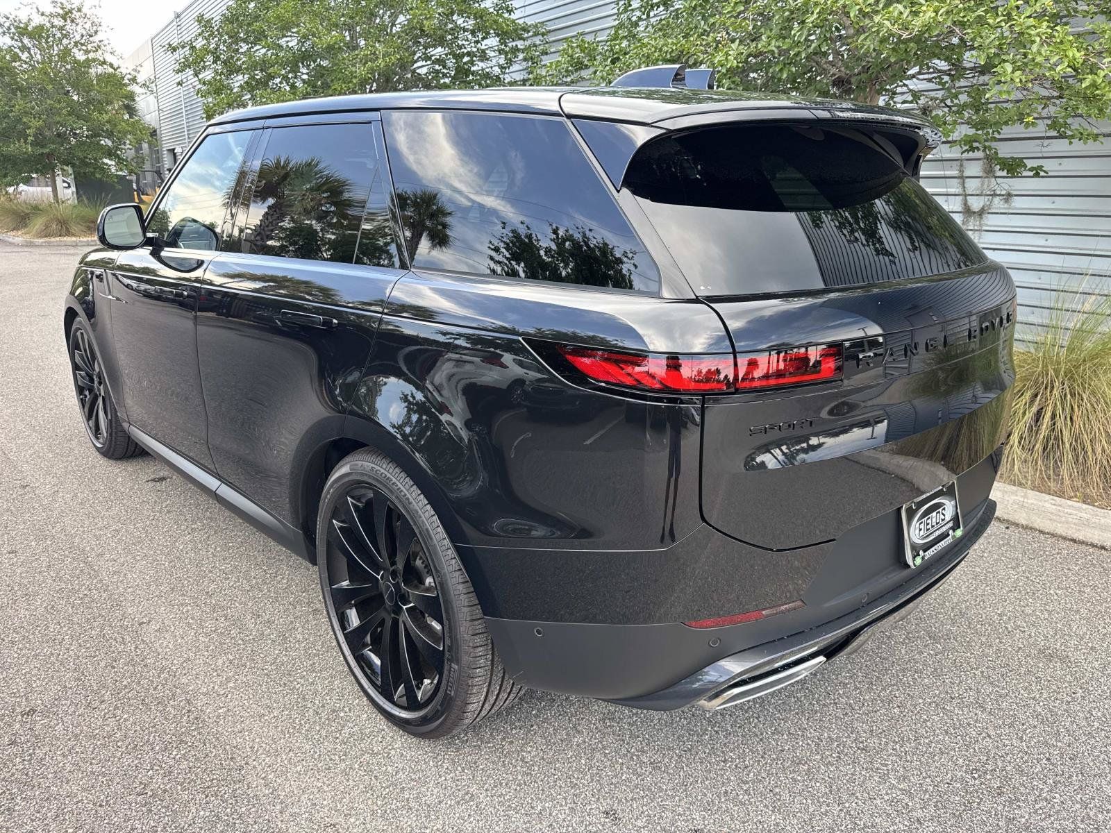 New 2026 Land Rover Range Rover Sport SE AWD/4WD image 3