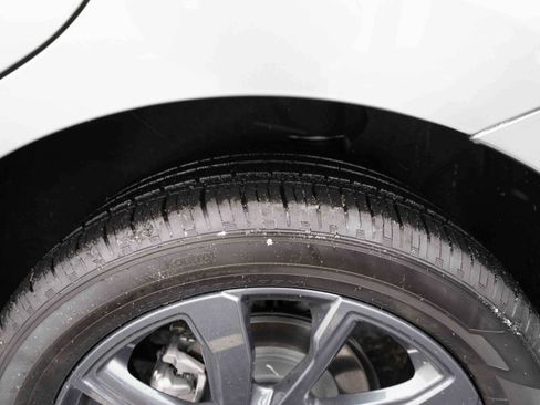 Used 2024 Chevrolet Equinox RS image 31