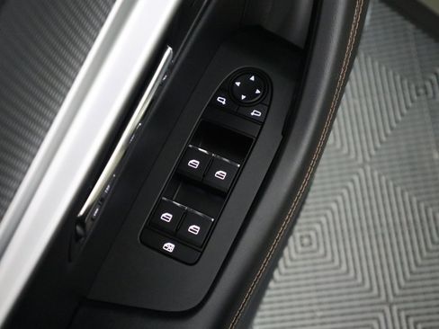 Certified 2025 MAZDA CX-70 Plug-In Hybrid w/ Premium Pkg image 39