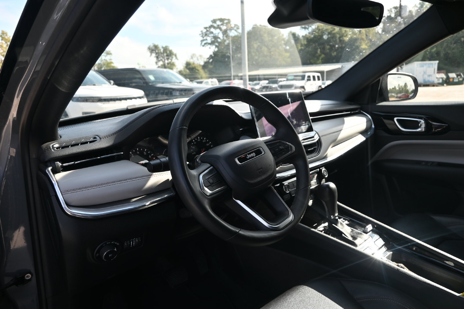 Used 2024 Jeep Compass Limited AWD/4WD image 11