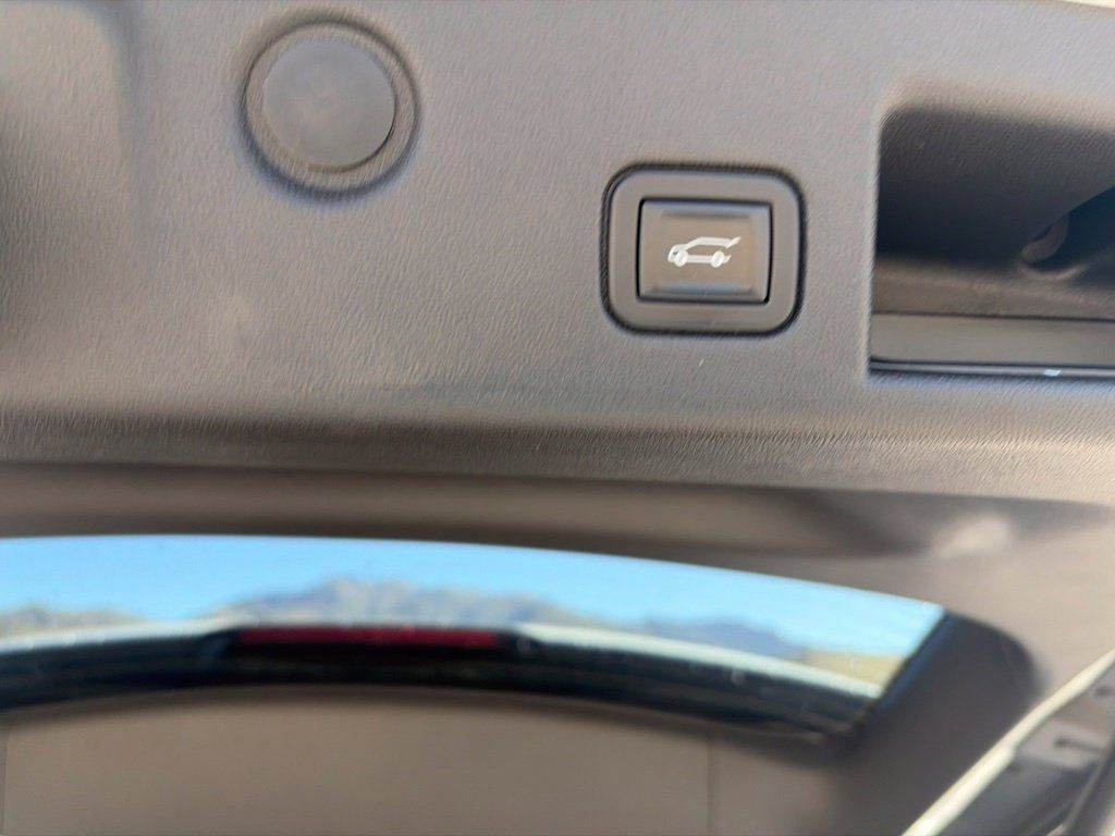 Used 2020 Chevrolet Equinox LT AWD/4WD image 34