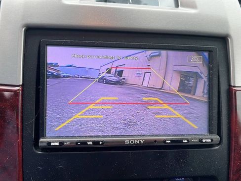 Used 2010 Cadillac Escalade Luxury w/ Livery Package AWD/4WD image 15