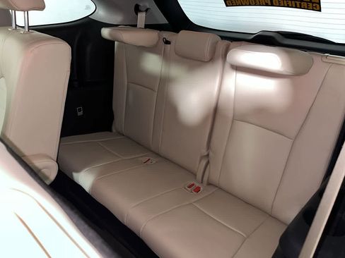 Used 2023 Toyota Highlander XLE image 25