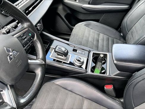 Used 2024 Mitsubishi Outlander SE AWD/4WD image 18