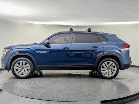 Used 2023 Volkswagen Atlas Cross Sport SE w/ Panoramic Sunroof Package image 3