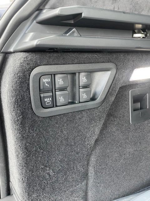 Used 2027 BMW X7 xDrive40i w/ M Sport Package AWD/4WD image 20
