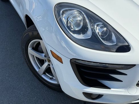 Used 2017 Porsche Macan w/ Premium Package AWD/4WD image 5