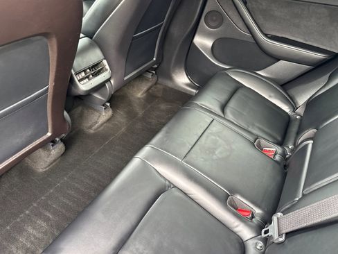 Used 2021 Tesla Model Y Performance image 25