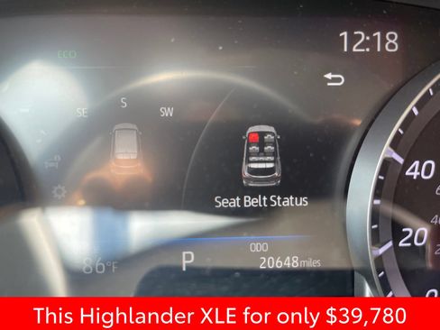 Used 2023 Toyota Highlander XLE FWD image 28
