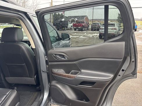 Used 2020 GMC Acadia Denali image 21