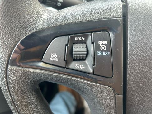 Used 2013 Chevrolet Equinox LS image 18