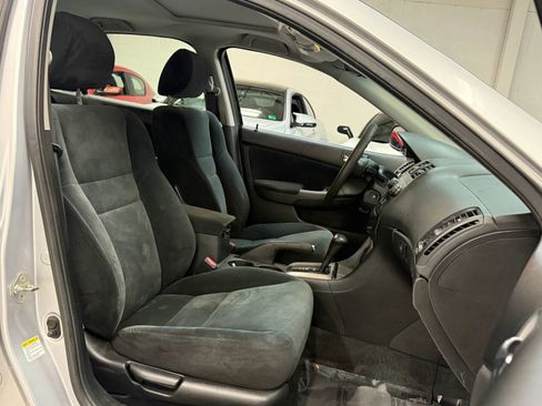 Used 2004 Honda Accord EX image 23