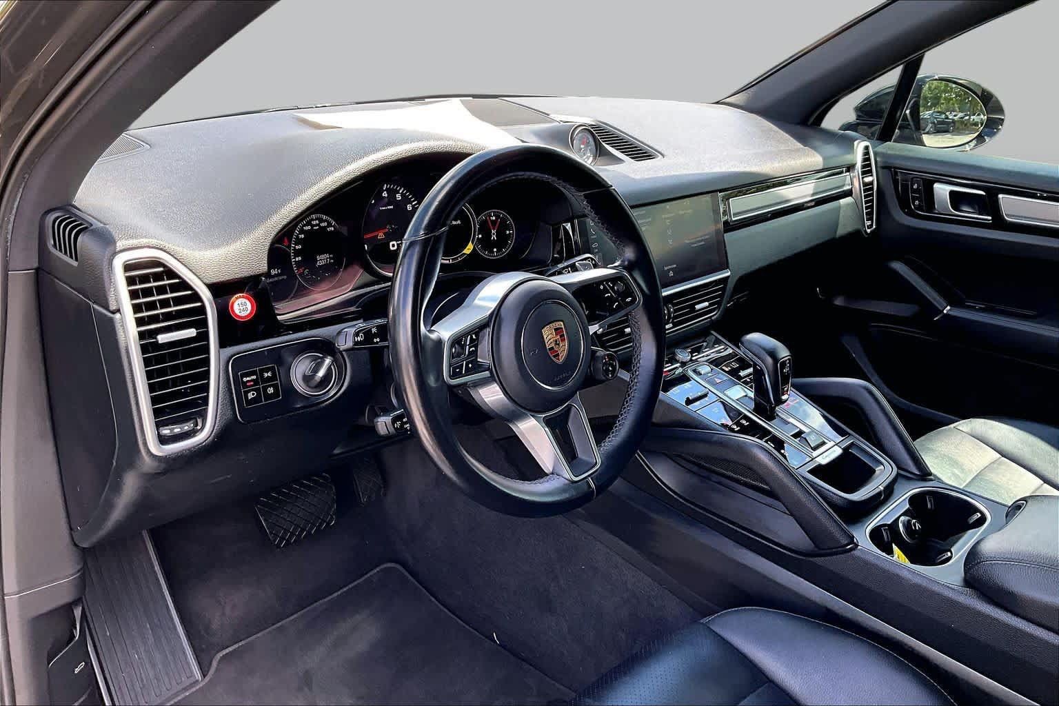 Used 2020 Porsche Cayenne AWD/4WD image 16