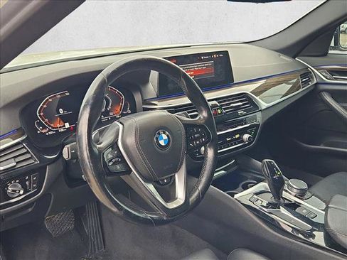 Used 2020 BMW 530i w/ Convenience Package RWD image 9
