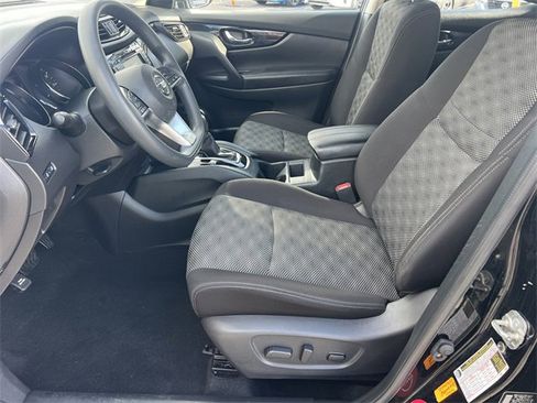 Used 2020 Nissan Rogue Sport SV image 19