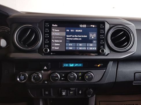Used 2023 Toyota Tacoma TRD Sport AWD/4WD image 32