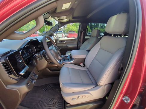 Used 2024 Chevrolet Silverado 1500 LT Trail Boss w/ LT Trail Boss Premium Package image 16