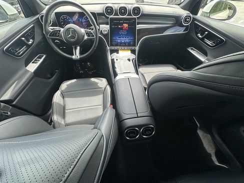 Certified 2025 Mercedes-Benz GLC 300 4MATIC image 27