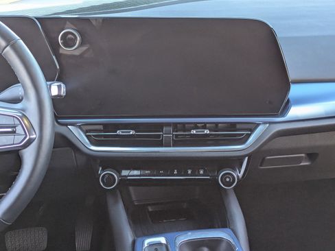 Used 2025 Chevrolet Equinox EV LT w/ Convenience Package image 20