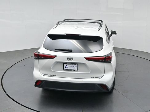 Used 2023 Toyota Highlander XLE AWD/4WD image 36