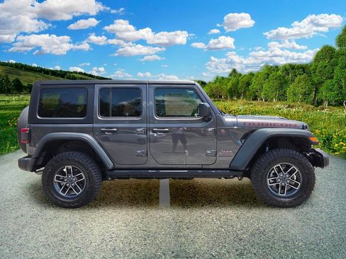 Certified 2025 Jeep Wrangler Unlimited Rubicon w/ Convenience Group AWD/4WD image 7