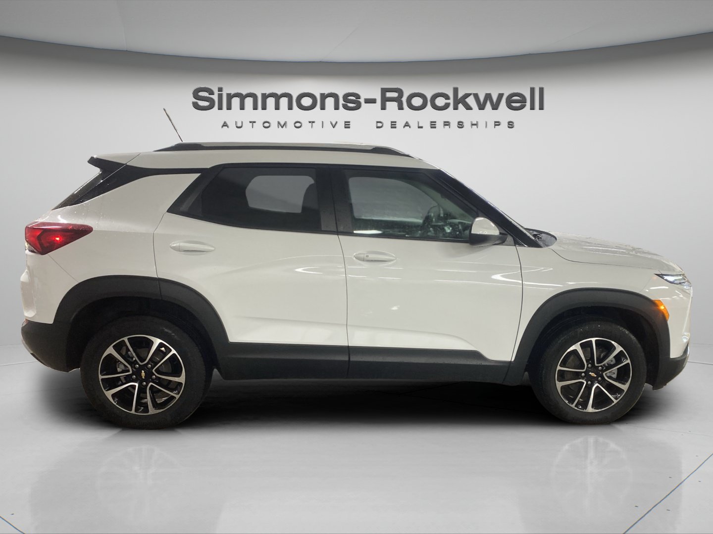 Used 2025 Chevrolet TrailBlazer LT AWD/4WD image 6