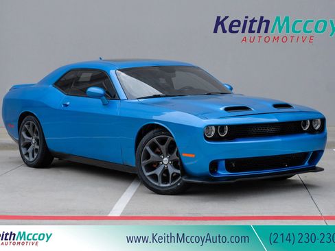 Used 2015 Dodge Challenger SXT Plus RWD image 1