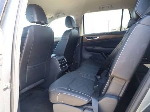 Used 2025 Volkswagen Atlas SE image 21
