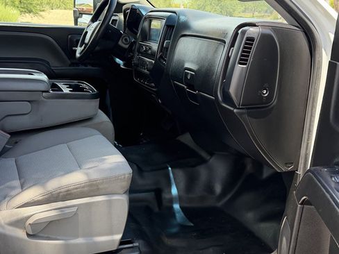 Used 2019 Chevrolet Silverado 2500 W/T w/ WT Convenience Package RWD image 8