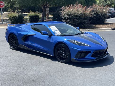 Used 2023 Chevrolet Corvette Stingray Premium Cpe w/ Z51 Performance Package RWD image 2