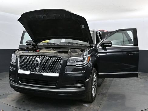 Used 2023 Lincoln Navigator Reserve AWD/4WD image 50