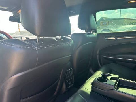 Used 2019 Chrysler 300 S w/ 300S Premium Group 2 RWD image 23