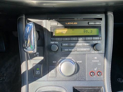 Used 2012 Lexus CT 200h Premium image 21