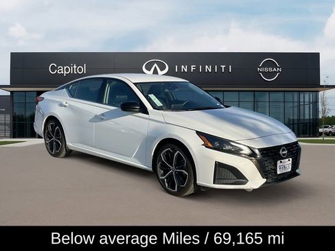 Used 2023 Nissan Altima 2.5 SR image 3