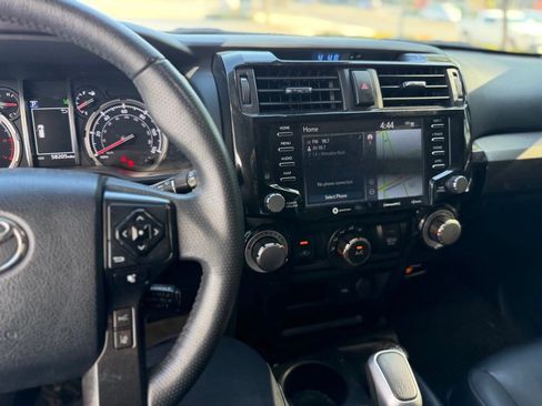 Used 2021 Toyota 4Runner TRD Off-Road Premium w/ Moonroof Package AWD/4WD image 8
