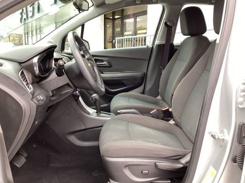 Used 2018 Chevrolet Trax LS image 10
