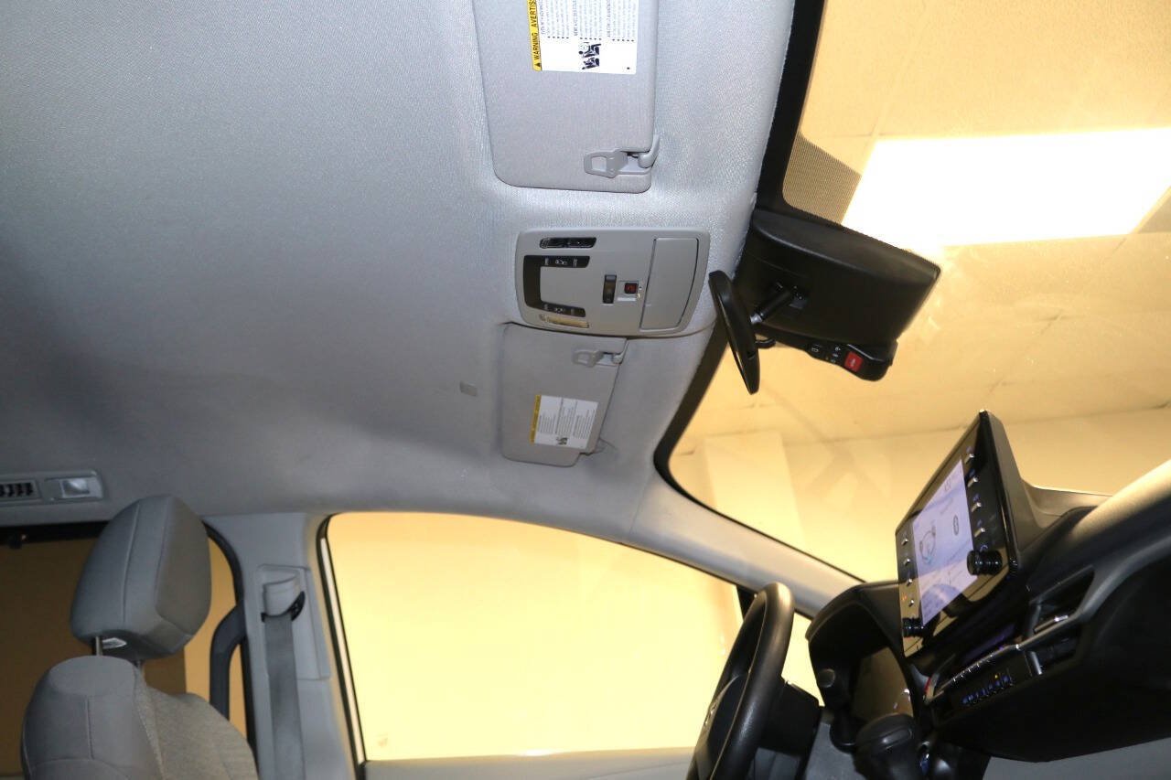 Used 2023 Toyota Sienna LE AWD/4WD image 85