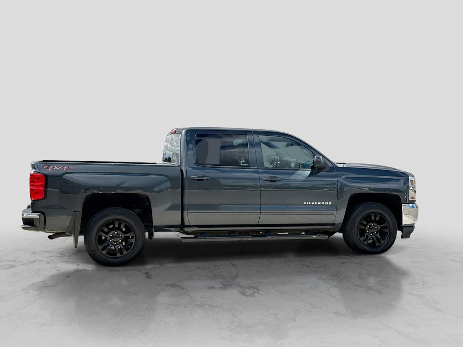 Used 2018 Chevrolet Silverado 1500 LT w/ All Star Edition AWD/4WD image 7