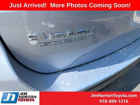 Used 2024 Subaru Forester Premium AWD/4WD image 3