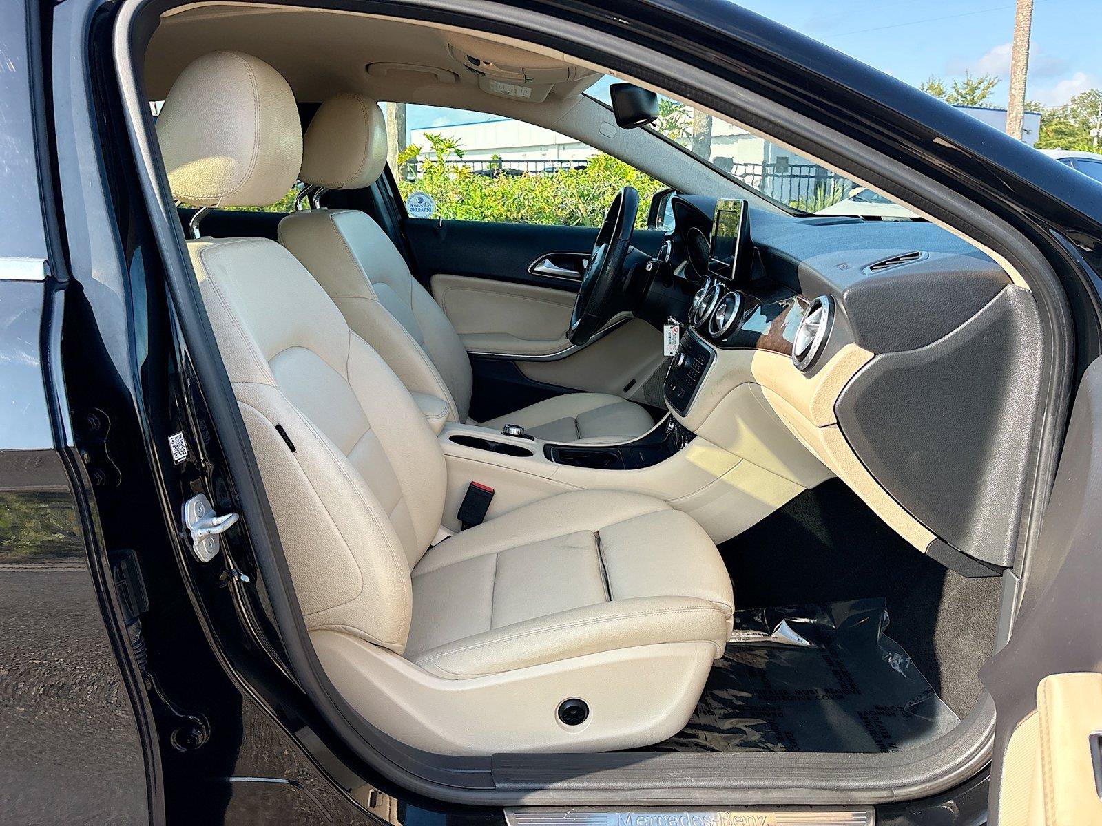 Used 2017 Mercedes-Benz GLA 250 w/ Premium Package image 27