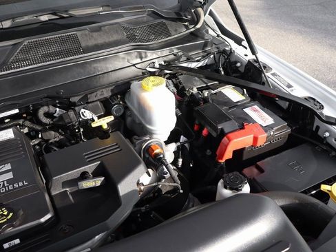 Used 2021 RAM 5500 Tradesman w/ Chrome Appearance Group image 13