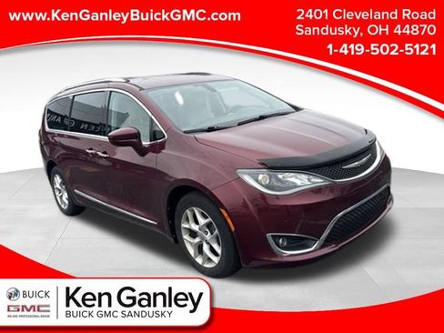 Used 2017 Chrysler Pacifica Touring-L Plus w/ Tire & Wheel Group FWD image 1