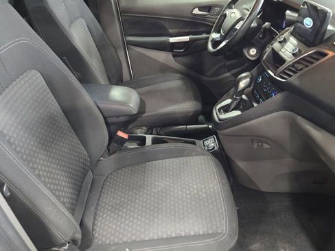 Used 2019 Ford Transit Connect XLT image 7
