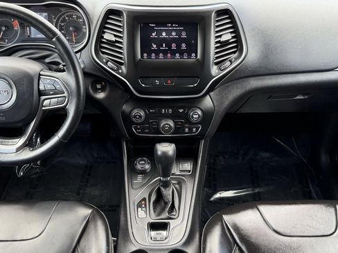 Used 2019 Jeep Cherokee Latitude Plus w/ Cold Weather Group image 23