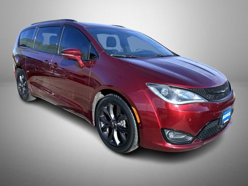 Used 2020 Chrysler Pacifica Limited w/ Advanced Safetytec Group image 3