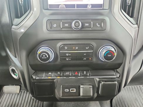 Used 2024 Chevrolet Silverado 1500 Custom image 27