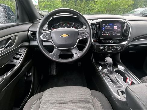 Used 2023 Chevrolet Traverse LT w/ Rear Camera Mirror Package AWD/4WD image 18