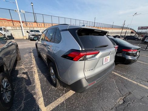 Used 2025 Toyota RAV4 XLE AWD/4WD image 3