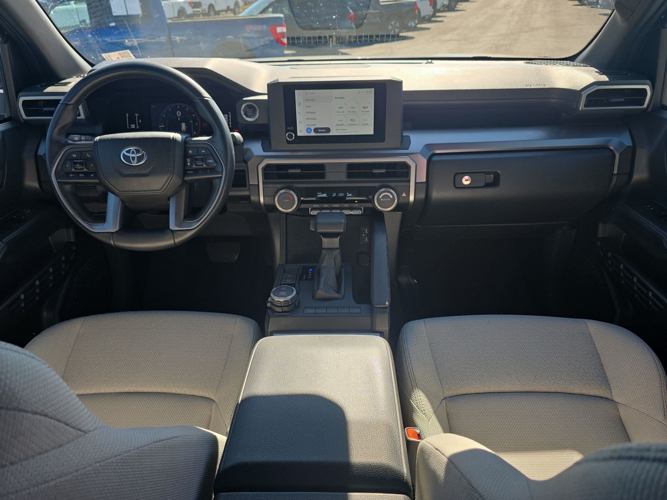 Used 2025 Toyota 4Runner SR5 AWD/4WD image 30