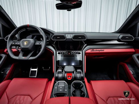 Used 2024 Lamborghini Urus S image 32